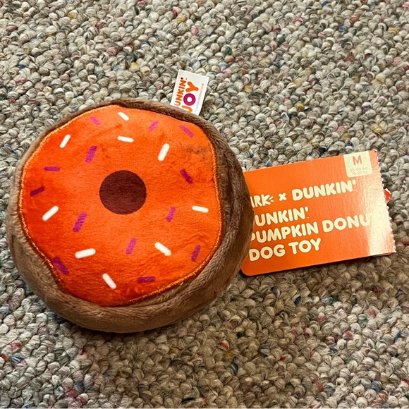 ๐ Dunkin Donuts x Bark Pumpkin Donut Scented Dog Toy - Picture 4 of 11